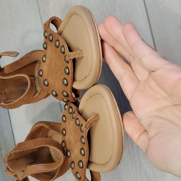 Torrid Women Studded T strap Ankle Strap  Sandals Flats shoes sz 6W Wide - Picture 4 of 10